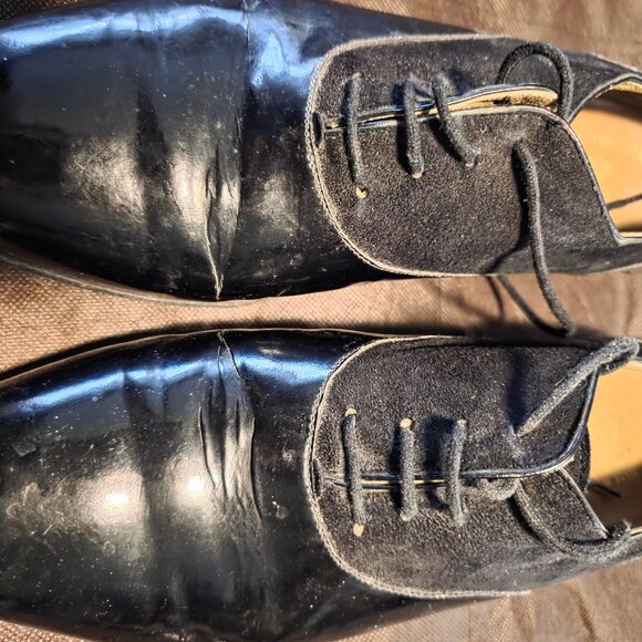 PRIOR OWNED FORMSL PAIR OF BLACK PATENT LEATHER AND SUEDE SHOES, 9D main image 6